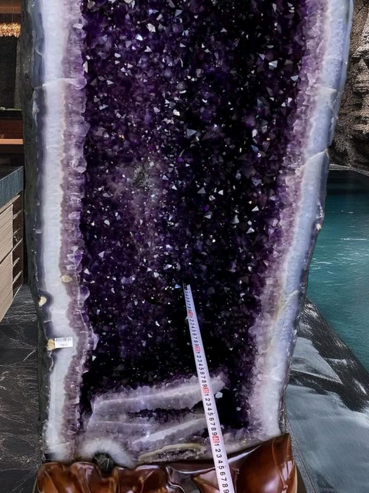 7.2 ft. Amethyst Cathedral from Uruguay - 800 Kgs